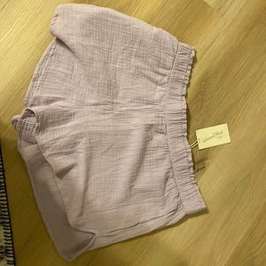 XL Universal Thread high rise pull on shorts